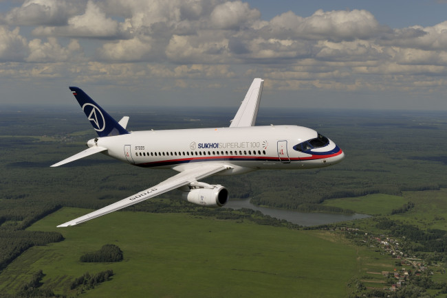 Обои картинки фото sukhoi, superjet, 100, авиация, пассажирские, самолёты