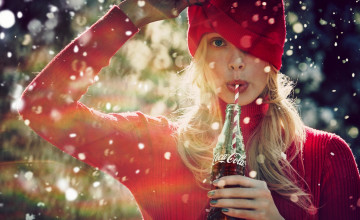 обоя бренды, coca-cola, девушка, блондинка, бутылка, напиток, шапка, свитер, снег, кока-кола