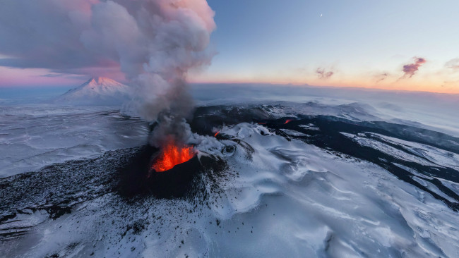 Обои картинки фото природа, стихия, вулкан, снег, горы