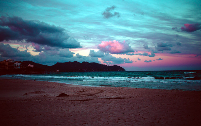 Обои картинки фото природа, побережье, море, горы, пляж, облака