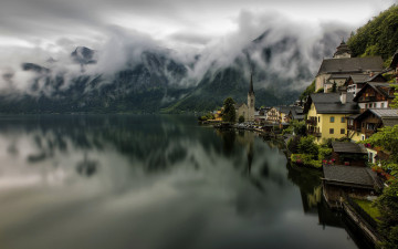 Картинка города гальштат+ австрия горы озеро туман