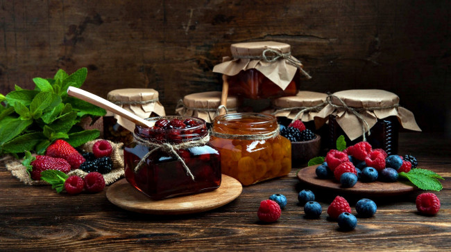 Обои картинки фото еда, мёд,  варенье,  повидло,  джем, ягоды, клубника, малина, варенье