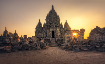 Картинка города -+буддийские+и+другие+храмы храм прамбанан индонезия архитектура