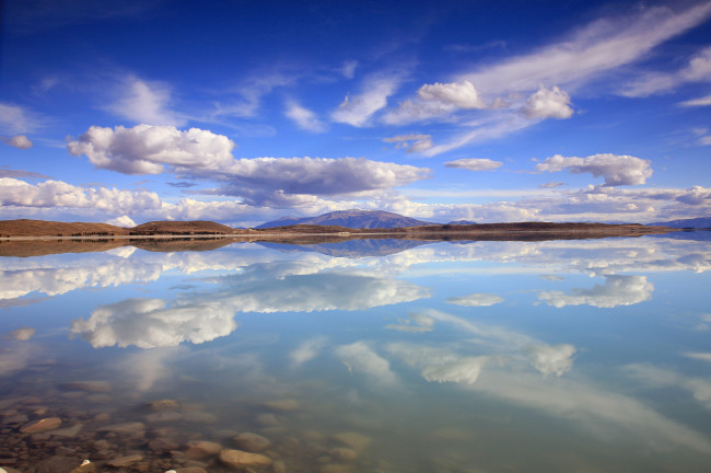 Обои картинки фото природа, реки, озера, отражение, облака, горы, озеро