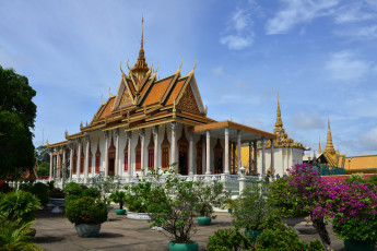 Картинка silver+pagoda+phnom+penh города -+буддистские+и+другие+храмы пагода храм