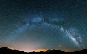 Картинка космос звезды созвездия рассвет горы млечный путь небо