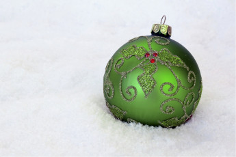 Картинка праздничные шары снег шарик