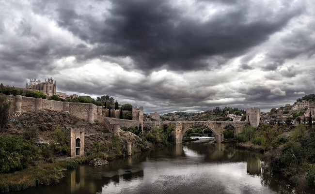 Обои картинки фото города, толедо , испания, панорама, река, тучи, мост