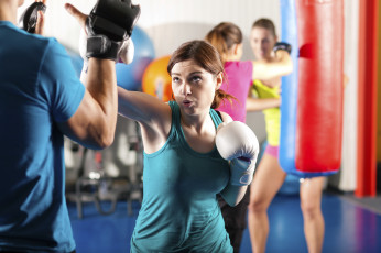 Картинка бокс спорт женщины тренировка