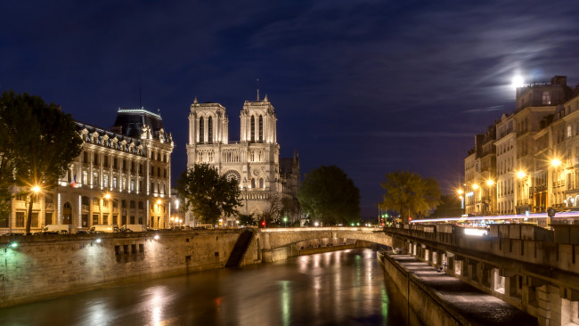 Обои картинки фото города, париж , франция, мост, река, фонари, ночь, канал, огни, париж, дома, улицы