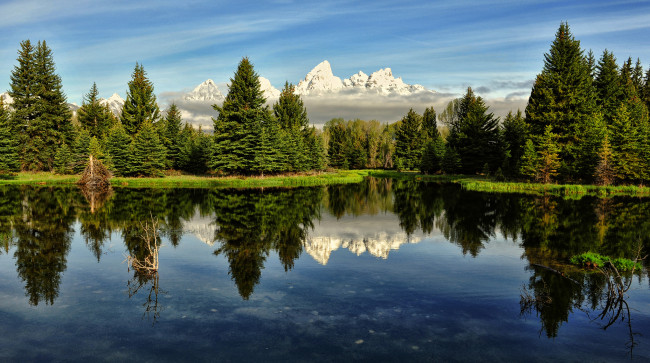 Обои картинки фото природа, реки, озера, лес, горы, дымка, отражение, озеро