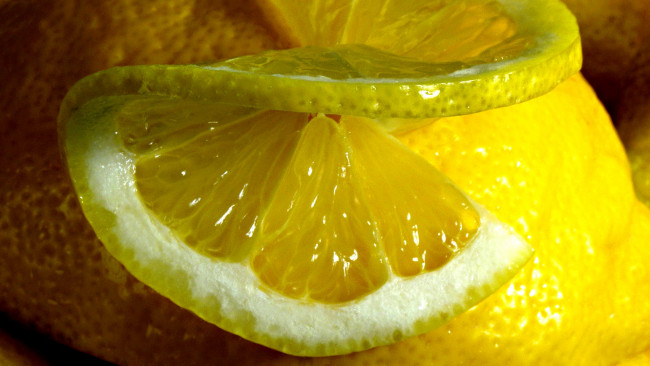 Обои картинки фото еда, цитрусы, сочный, желтый, ломтик, лимон