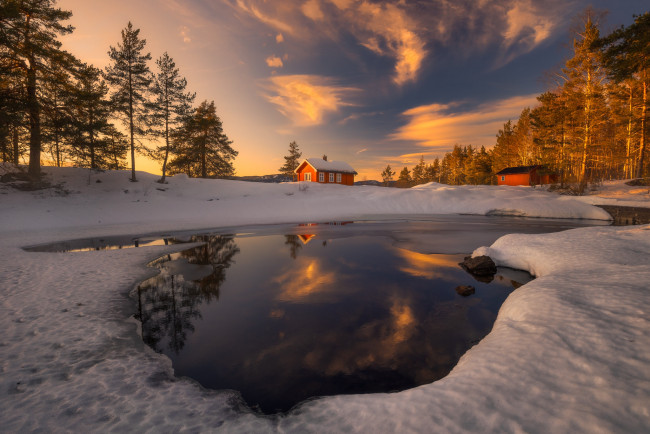 Обои картинки фото природа, реки, озера, река, дом, снег, солнце, зима