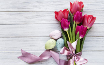 Картинка праздничные пасха цветы яйца colorful тюльпаны happy wood pink flowers tulips easter purple eggs decoration