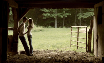 Картинка разное мужчина+женщина пара ворота конюшня