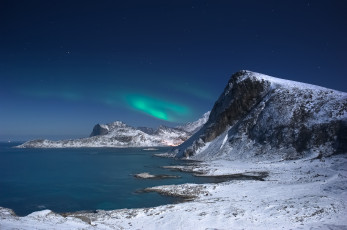 Картинка природа северное+сияние северное сияние ночь скалы залив исландия