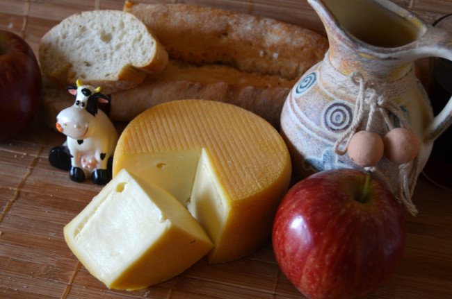 Обои картинки фото petit st paulin, еда, сырные изделия, сыр