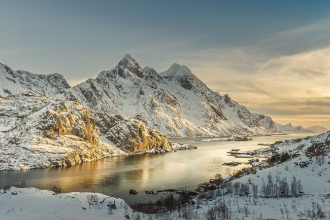 Обои картинки фото природа, реки, озера, море, норвегия, лофотенские, острова, побережье, небо, камни, берег