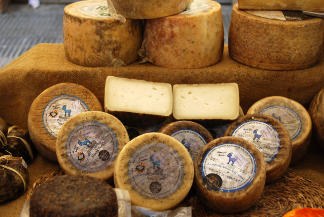 Обои картинки фото formatges artesans de ponent, еда, сырные изделия, сыр