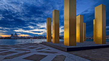 Картинка города венеция+ италия инсталляция венеция архбиеннале небо над девятью колоннами