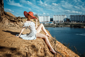 Картинка девушки ксения+кокорева шляпа