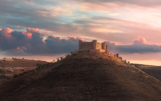 Обои картинки фото the castle of jadraque, spain, города, замки испании, the, castle, of, jadraque