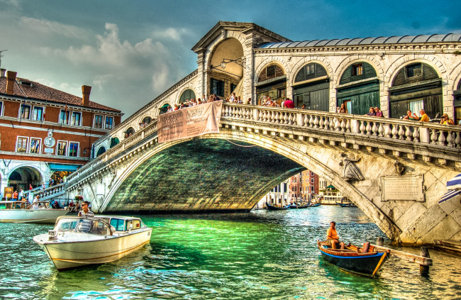 Обои картинки фото города, венеция, италия, мост, риальто, канал, лодки