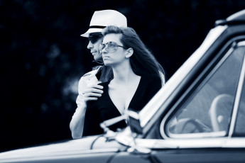 Картинка разное мужчина+женщина парень девушка авто очки шляпа чёрно-белое