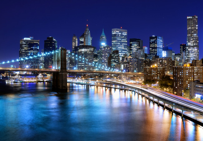 Обои картинки фото new york city, города, нью-йорк , сша, brooklyn, bridge, east, river, manhattan, new, york, city, бруклинский, мост, ист-ривер, манхэттен, нью-йорк, здания, небоскрёбы, набережная, ночной, город