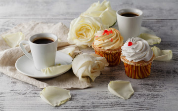 Картинка еда пирожные +кексы +печенье кофе розы лепестки кексы капкейки