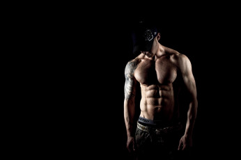 Картинка мужчины -+unsort парень кепка татуировка тату чёрный фон pose тело мускулы секси sexy muscles