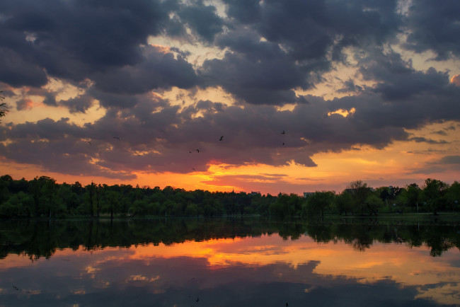 Обои картинки фото природа, восходы, закаты, закат, небо, облака, озеро