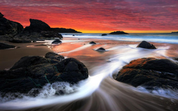 Картинка природа побережье берег камни закат море небо скалы