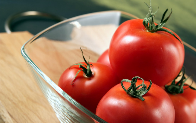 Обои картинки фото еда, помидоры, томаты, салатник