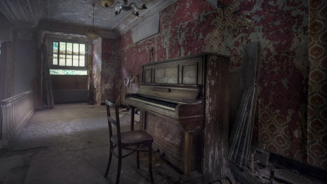 Обои картинки фото музыка, -музыкальные инструменты, пианино, окно, стул, комната