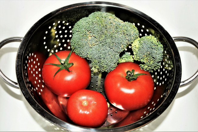 Обои картинки фото еда, овощи, брокколи, помидоры