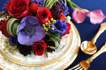 Картинка цветы букеты композиции вилка ложка розы тарелки анемон