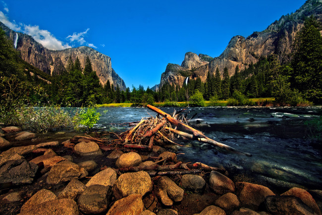 Обои картинки фото природа, реки, озера, горы, камни, деревья, река, пейзаж