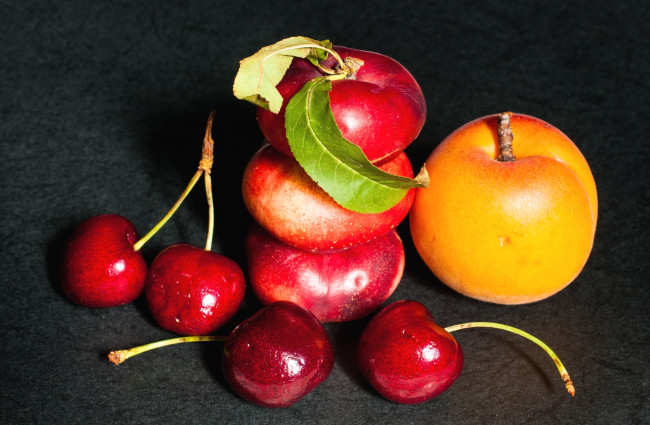 Обои картинки фото еда, фрукты,  ягоды, абрикос, черешня, персики