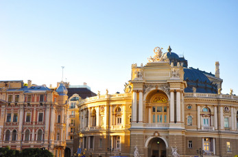Картинка города здания дома одесса оперный