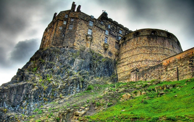 Обои картинки фото edinburgh, castle, города, эдинбург, шотландия, склон, холм, замок
