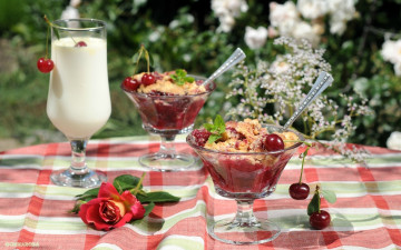 Картинка еда мороженое +десерты лето роза вишня крамбл десерт молоко бокал