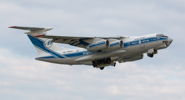 Обои картинки фото ilyushin il-76td, авиация, грузовые самолёты, транспорт