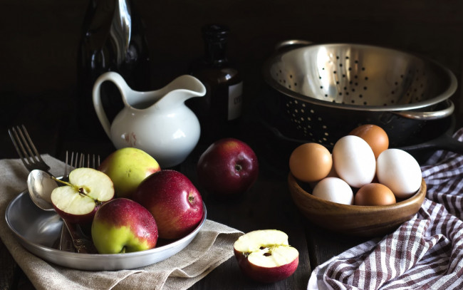 Обои картинки фото еда, разное, натюрморт, кувшин, яйца, яблоки