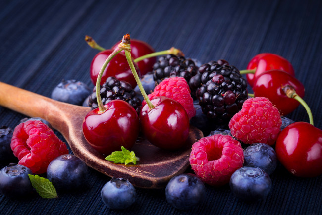 Обои картинки фото еда, фрукты,  ягоды, berries, fresh, ягоды, малина, черника, ежевика, черешня