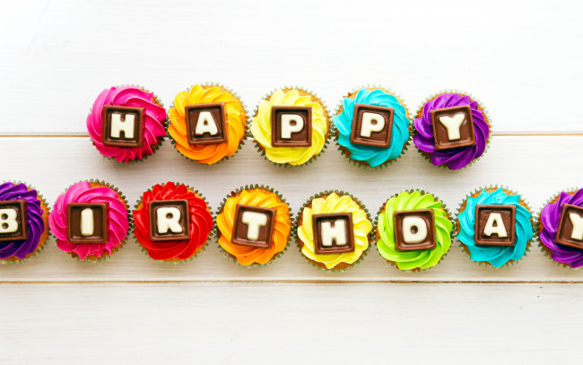 Обои картинки фото праздничные, день рождения, кексы, буквы, надпись
