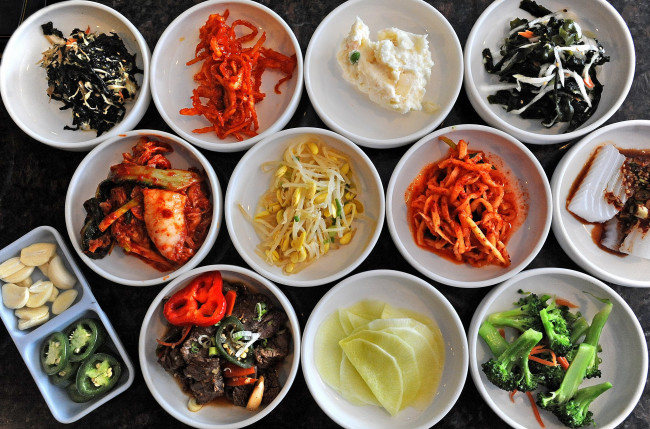 Обои картинки фото еда, салаты,  закуски, корейская, кухня, закуски, овощи