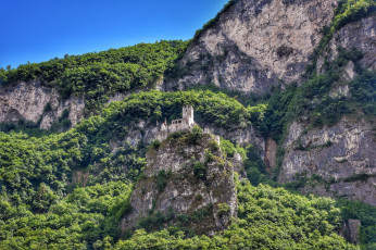 Картинка castello+di+salorno города замки+италии замок лес горы