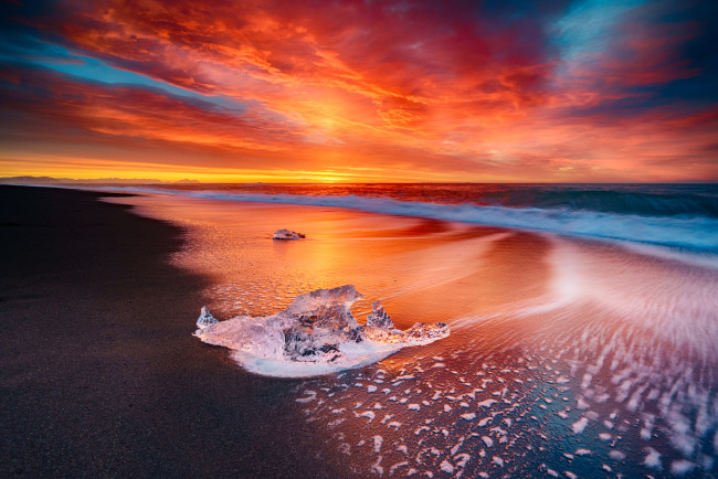 Обои картинки фото природа, восходы, закаты, sky, water, sun, sea, fire, iceland, beach, sunset, ice