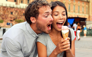 Картинка разное мужчина+женщина мороженое